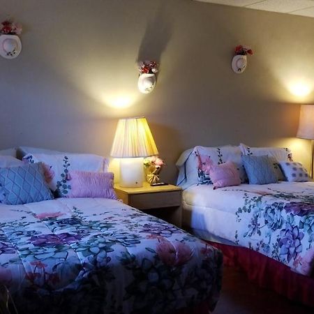 Pittsfield Motor Inn Ngoại thất bức ảnh