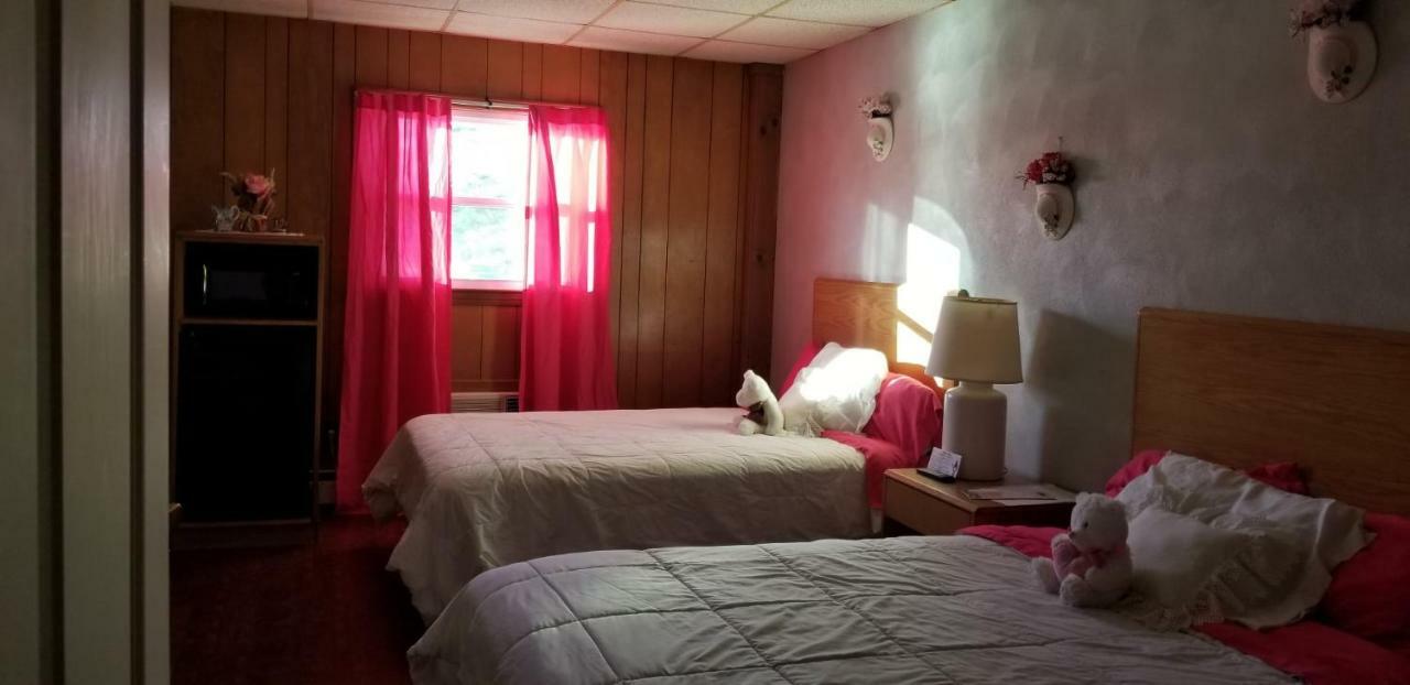 Pittsfield Motor Inn Ngoại thất bức ảnh