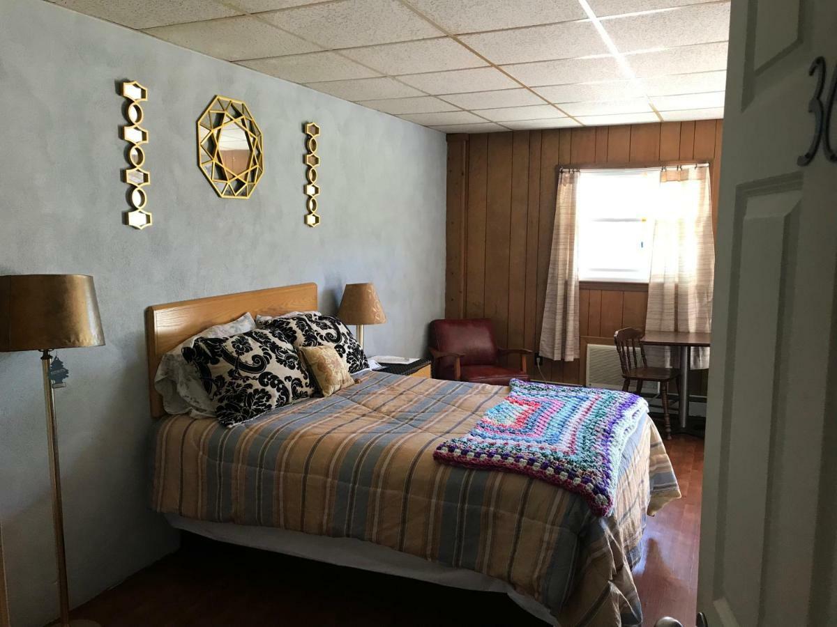 Pittsfield Motor Inn Ngoại thất bức ảnh